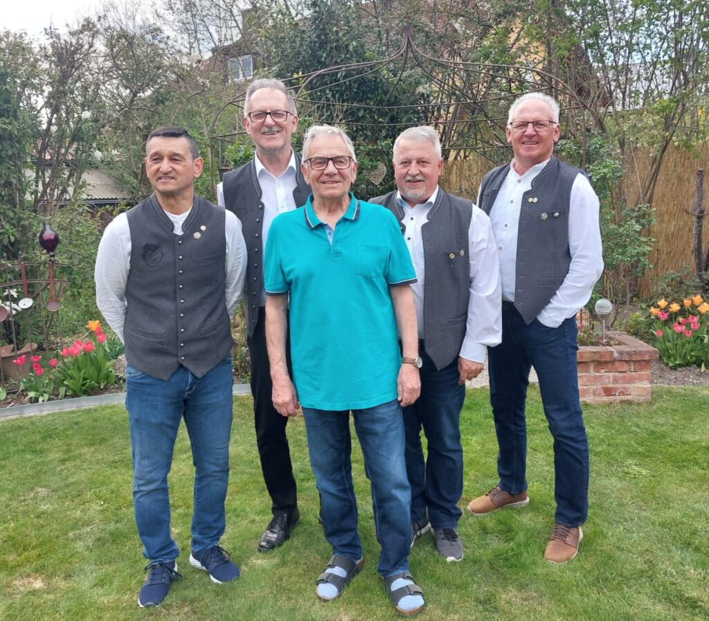 VfR Moosthenning gratulierte